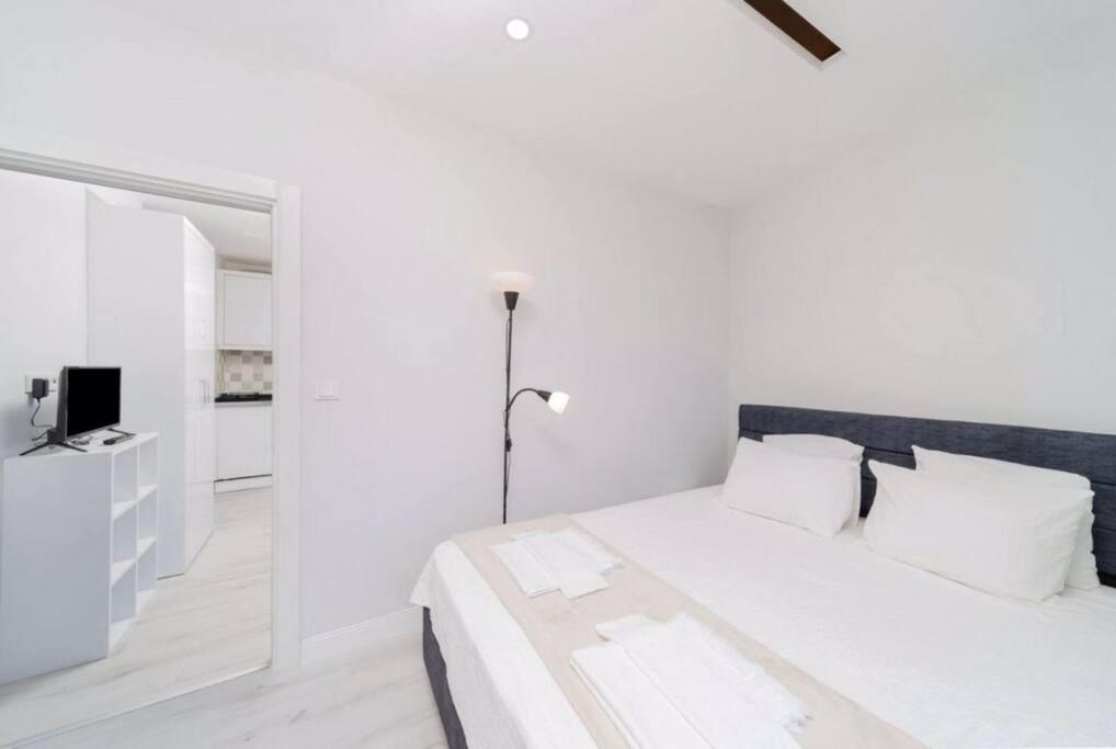 Cozy King Bedroom Dw Apt Kisla1 Antalya Bagian luar foto